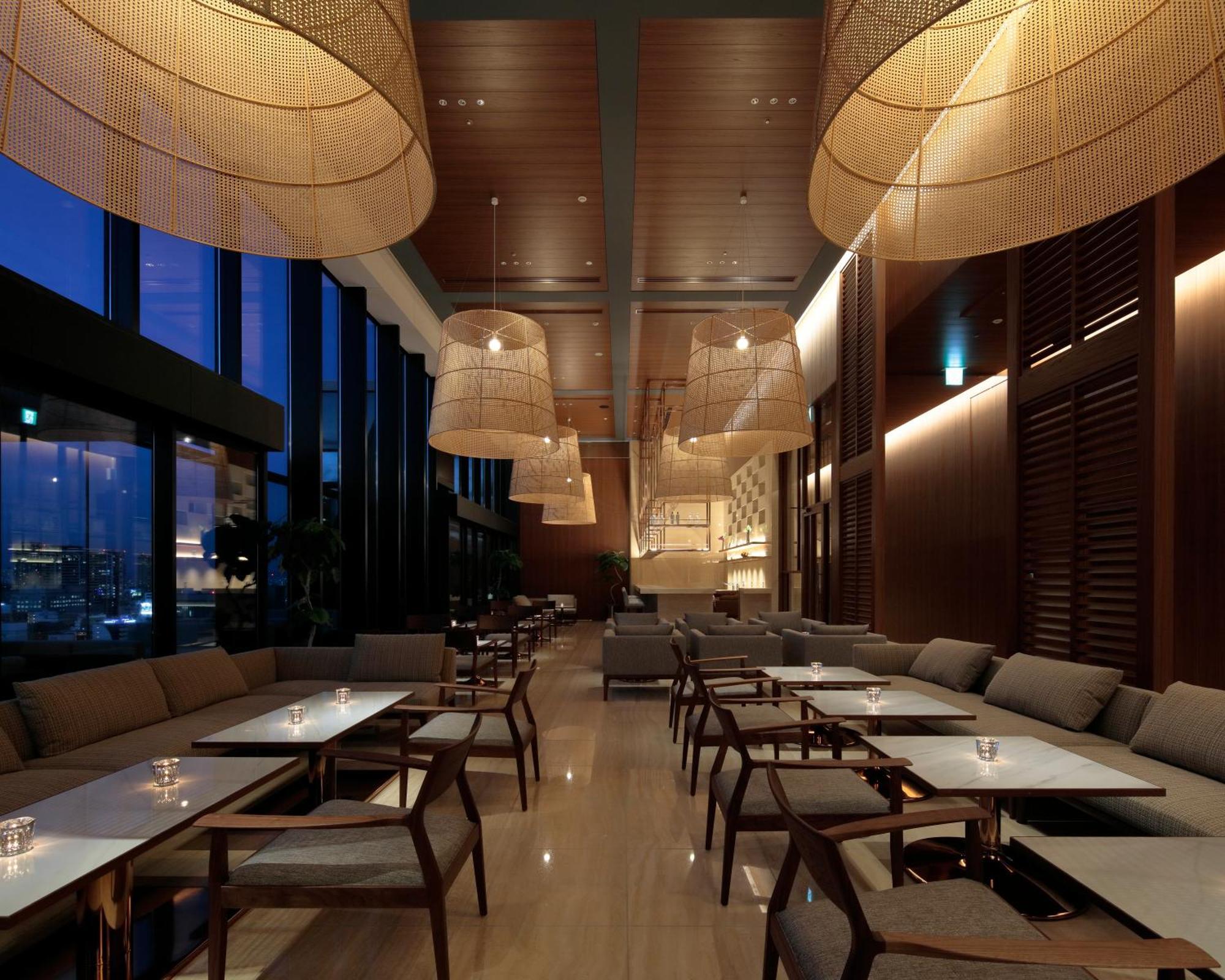 Candeo Hotels Osaka The Tower Luaran gambar The lounge at the airport