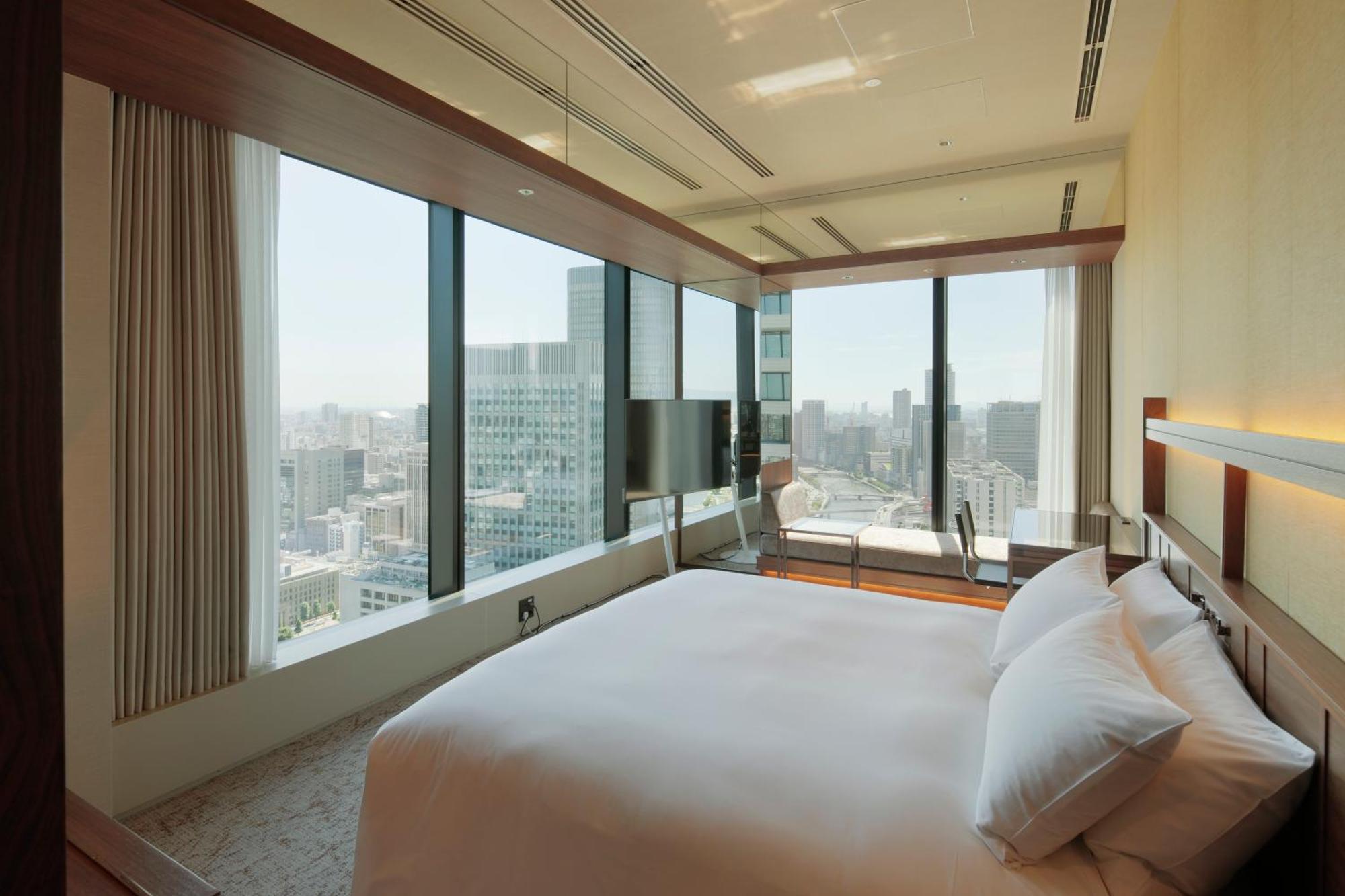 Candeo Hotels Osaka The Tower Luaran gambar A bedroom at the hotel